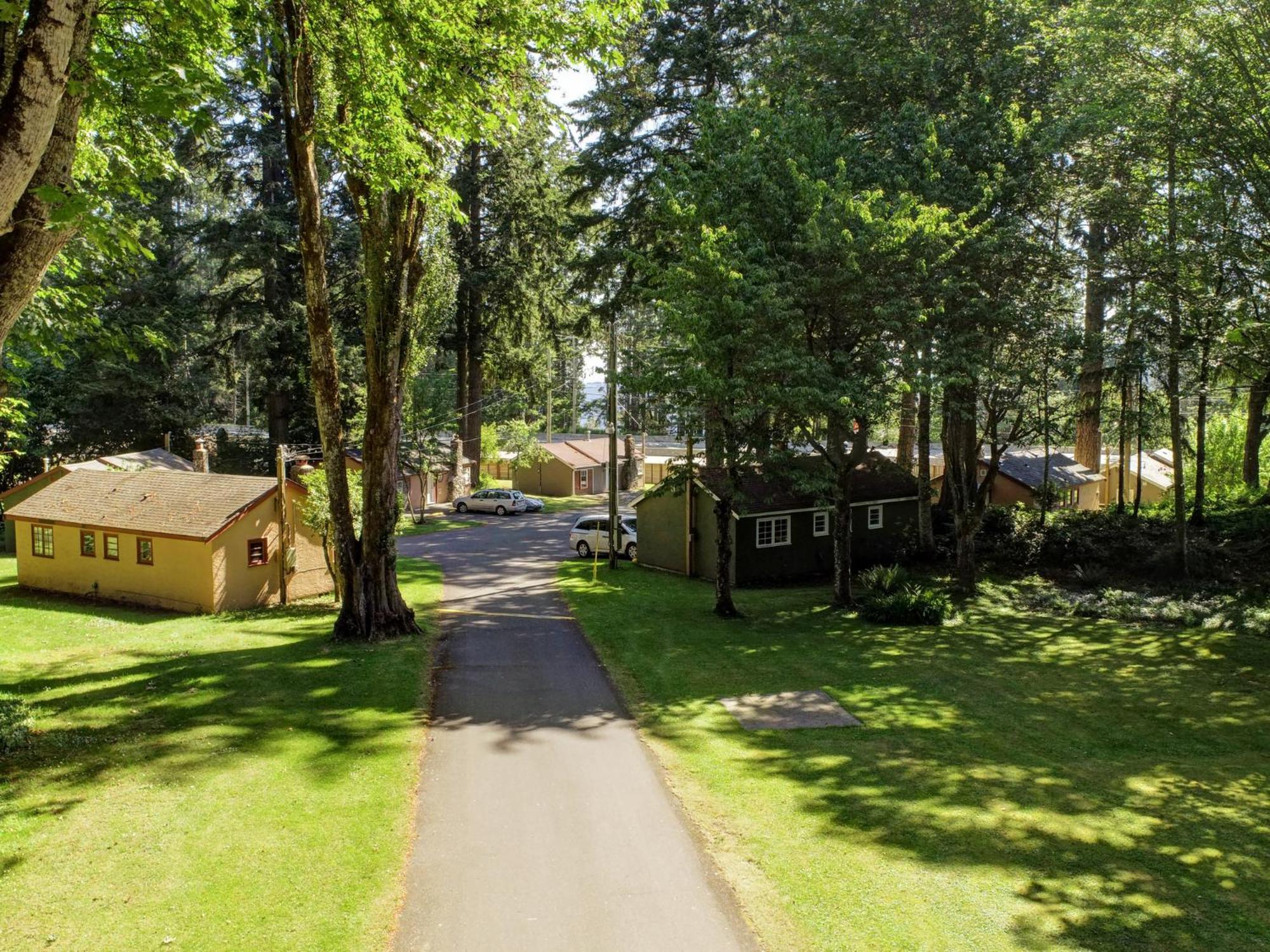 Malahat Bungalows Motel Exterior foto